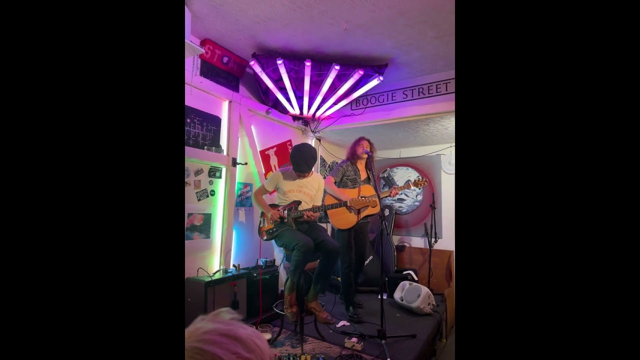 Angel - Emyr Thomas (accompanied by Frankie Connolly)