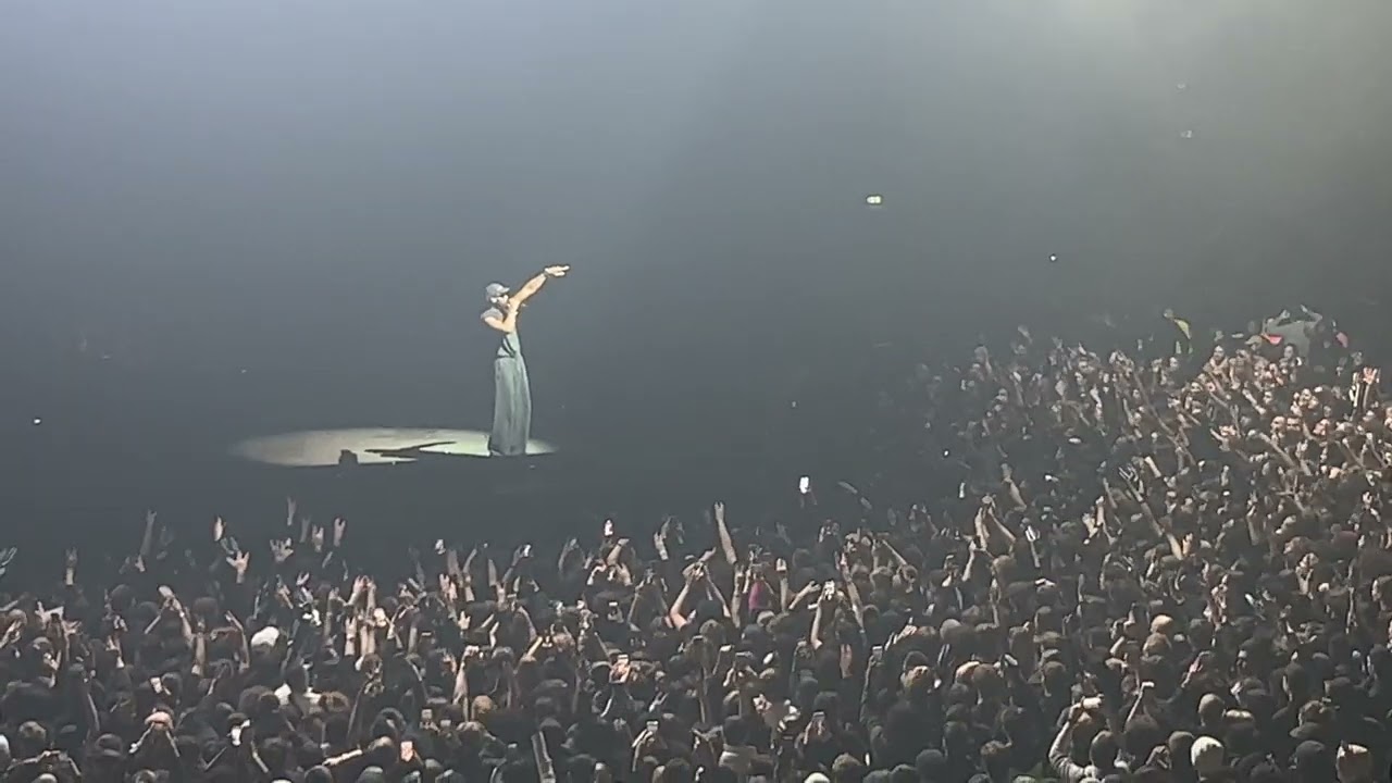Tonton Damso Vantablack 2 Diamants Live Accor Hôtel Arena 17/12/2022 Bercy di YouTube Tonton Damso Vantablack 2 Diamants Live Accor Hôtel Arena 17/12/2022 Bercy di YouTube