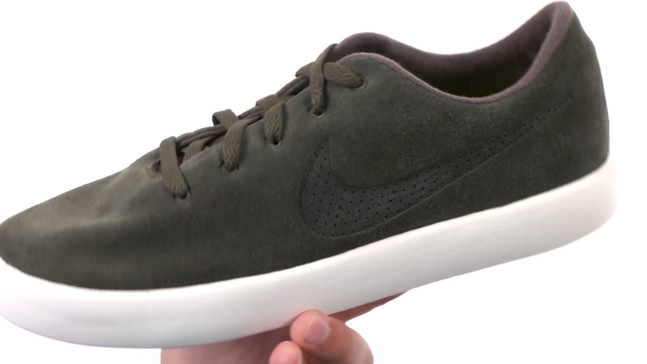 nike essentialist