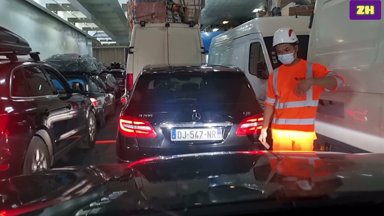 L'ambiance de la balade en bateau de Port Sete/Tanger/أجواء ركوب الباخرة من ميناء السات إلى طنجة