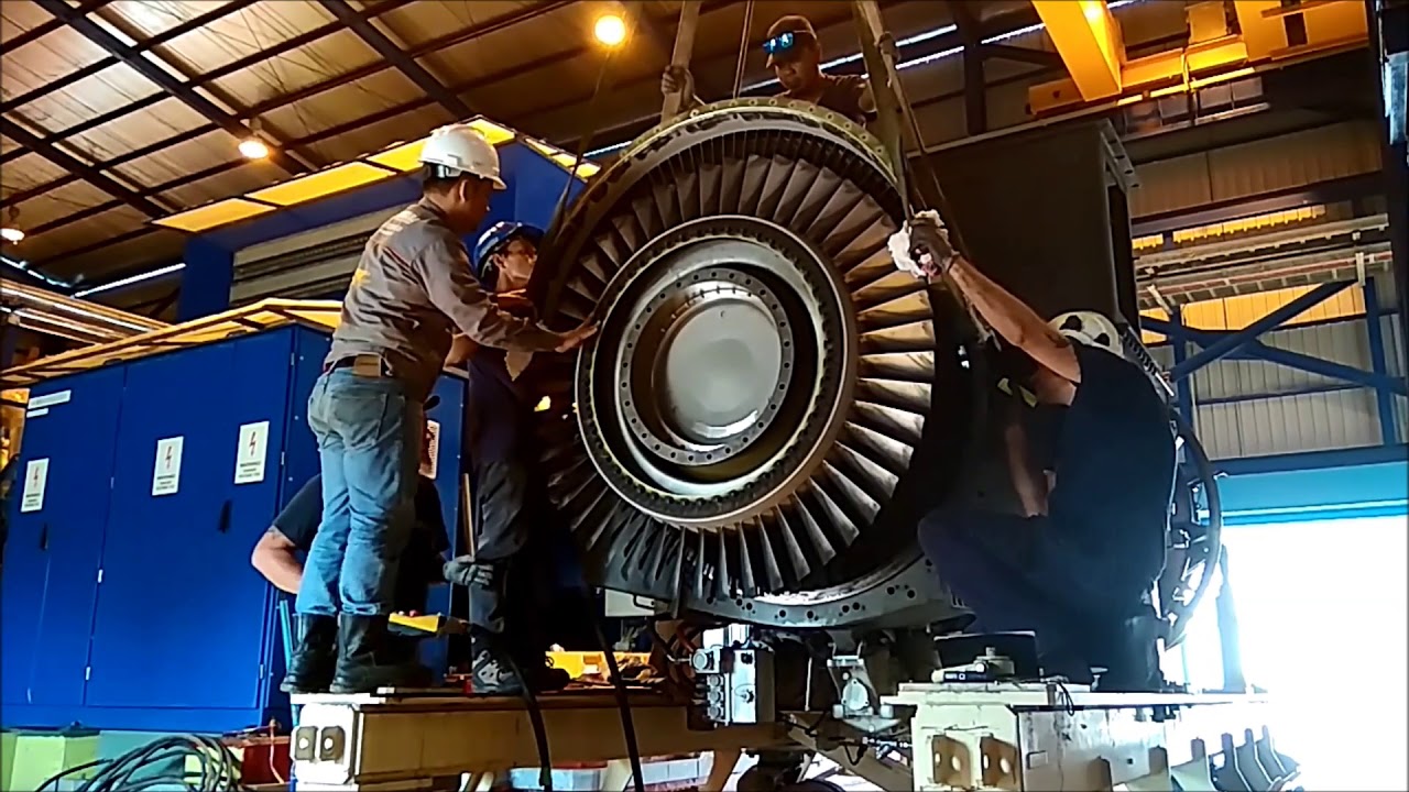 Remove the upper side Low Pressure Compressor LPC Module LM6000 Turbine ...