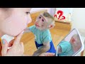 Monkey pupu is curious and learns from his mom about makeup