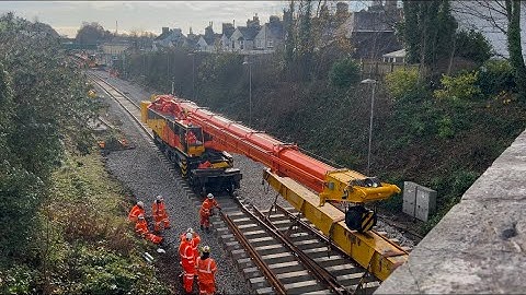 Colas Kirow 1200 Crane moving points & the arrival of Colas 70809 @ Keyham Station - 03/12/24