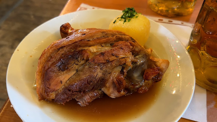 Everything I ate at Oktoberfest in Munich