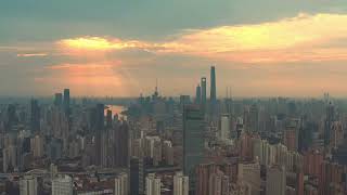 【4K HDR】When Light Breaks Through – Shanghai’s Skyline in Tyndall Glow