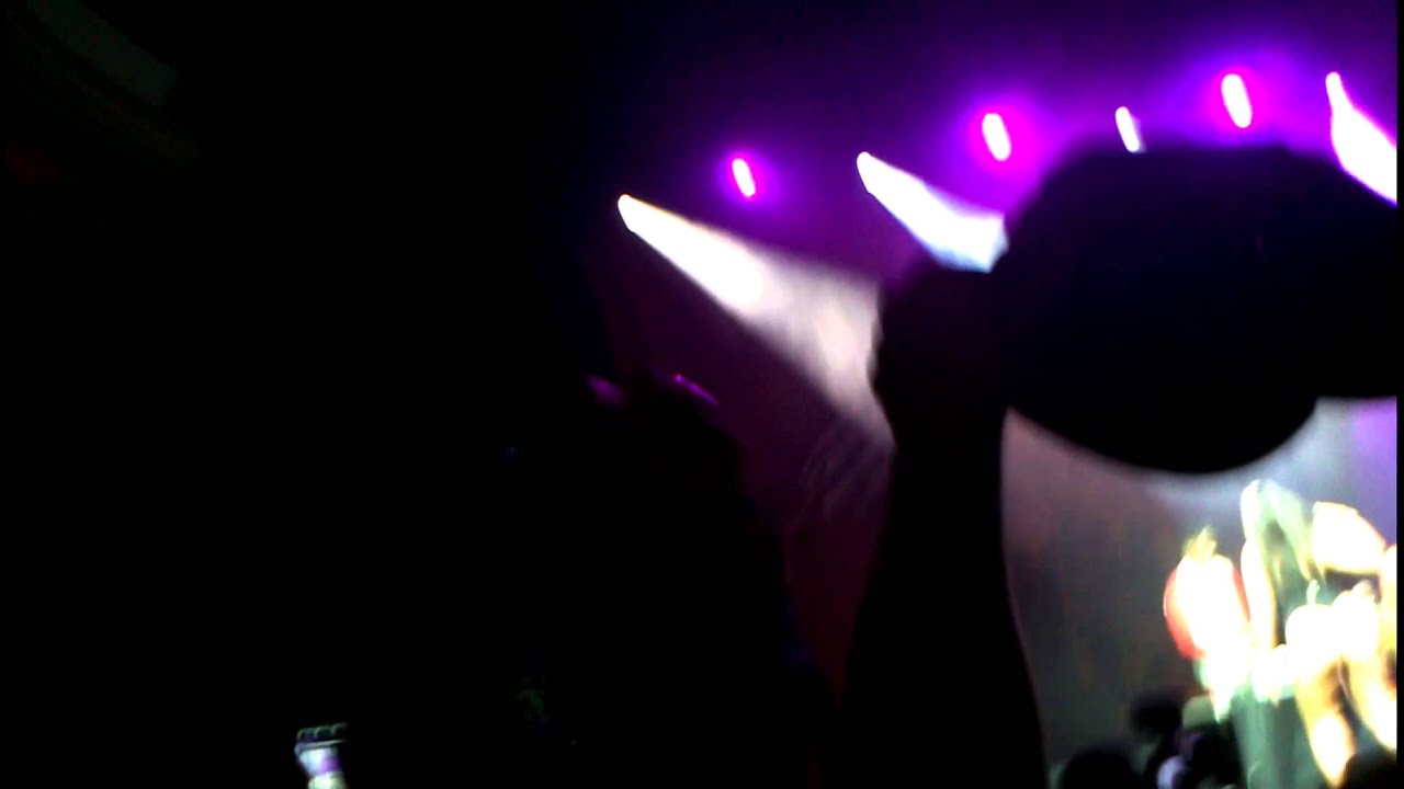 Watch Schoolboy Q getting lapdance on YouTube Watch Schoolboy Q getting lapdance on YouTube