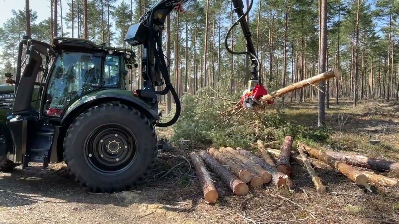Valtra T235D mit Palfinger Epsilon M70F86 und Nisula 500H