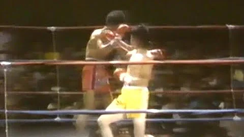 Jimmy Ray Tapia v Yokhunpon Sittripum