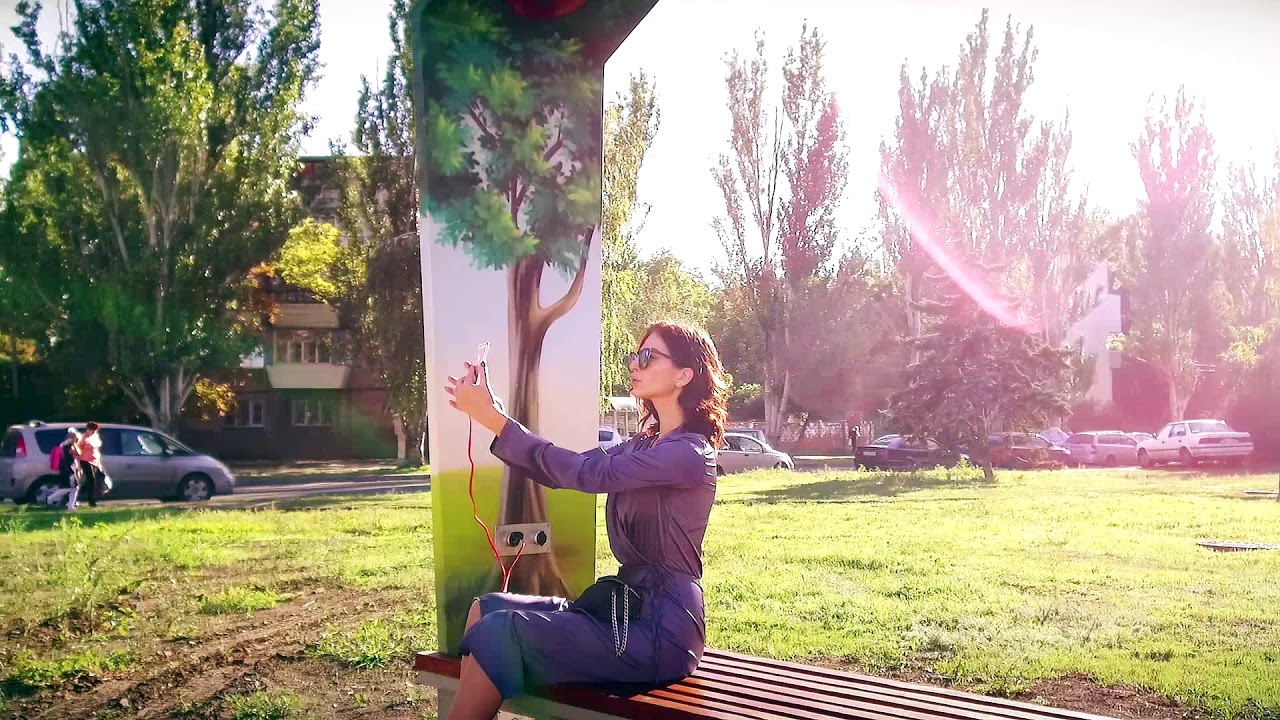 Скамейка c солнечной батареей Solar City Bench
