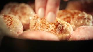 Medisterkaker med potetstappe, erter og bacon | Matprat