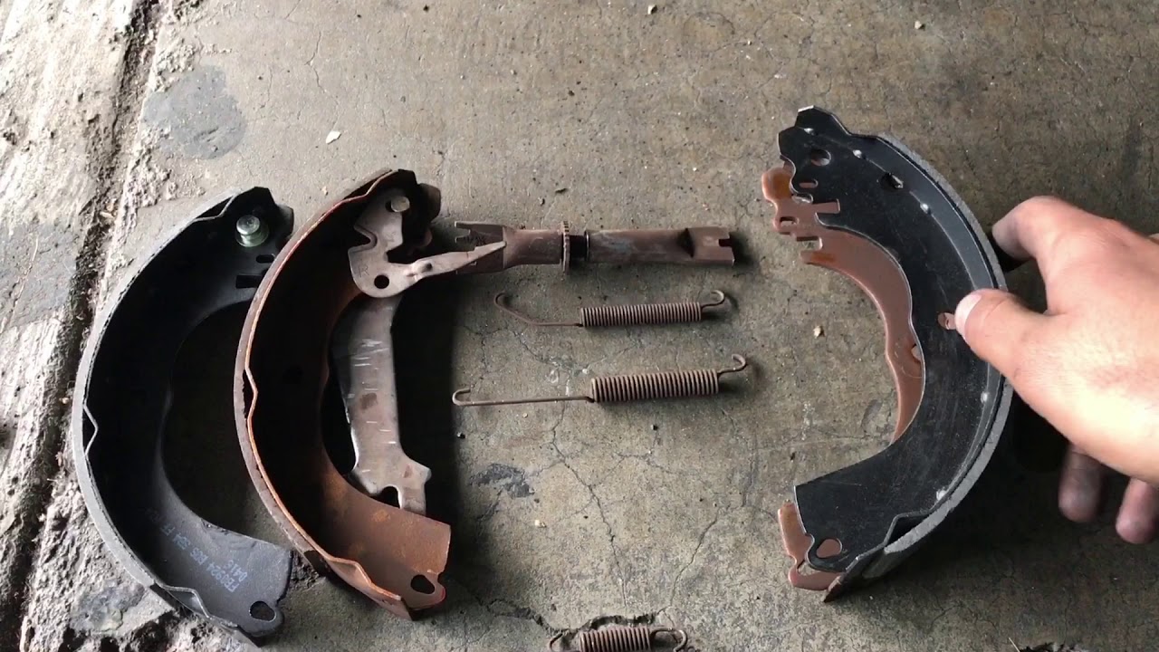 2013 Mitsubishi lancer ES brake shoes replacement YouTube