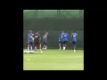 Barça - Griezmann prend 2 petits ponts pour son 1er entraînement