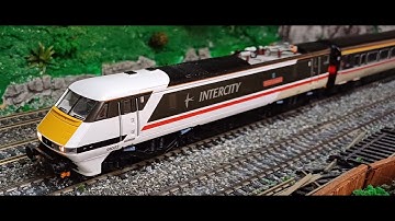 Hornby R3890 Class 91 91002 at #shelvingtonmodelrailway