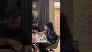 સન નગમ કરતદન ગઢવ ન મહમન બનય અહમદવદ - Sonu Nigam Visit Kirtidan Gadhvi Home Ahmedabad