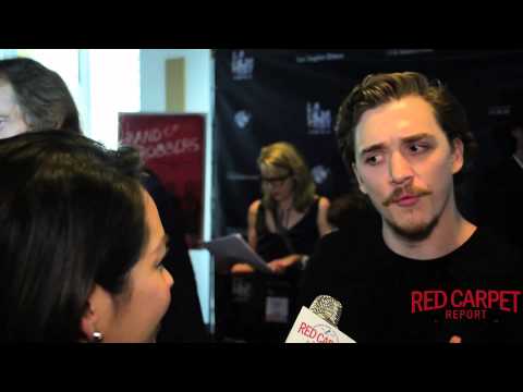 Kyle Gallner Interviewed at Band of Robbers World Premiere at LA ...