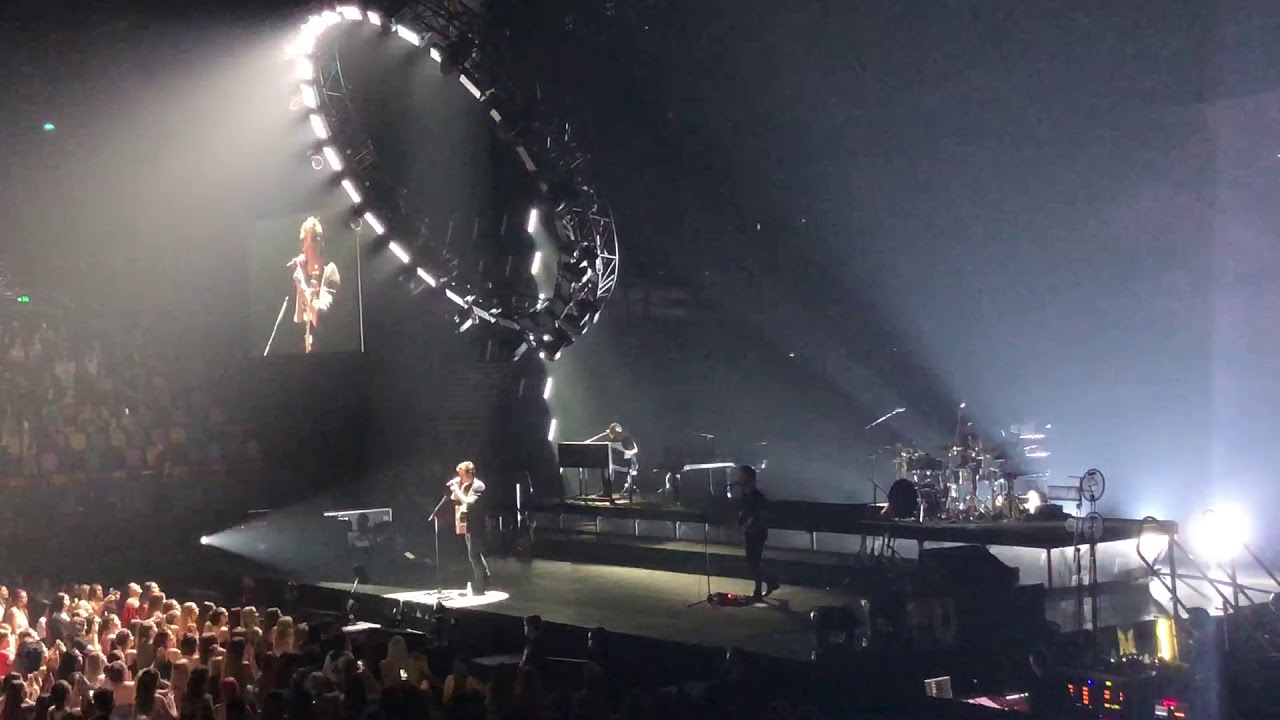 Shawn Mendes Bad Reputation (Live in Brisbane) YouTube