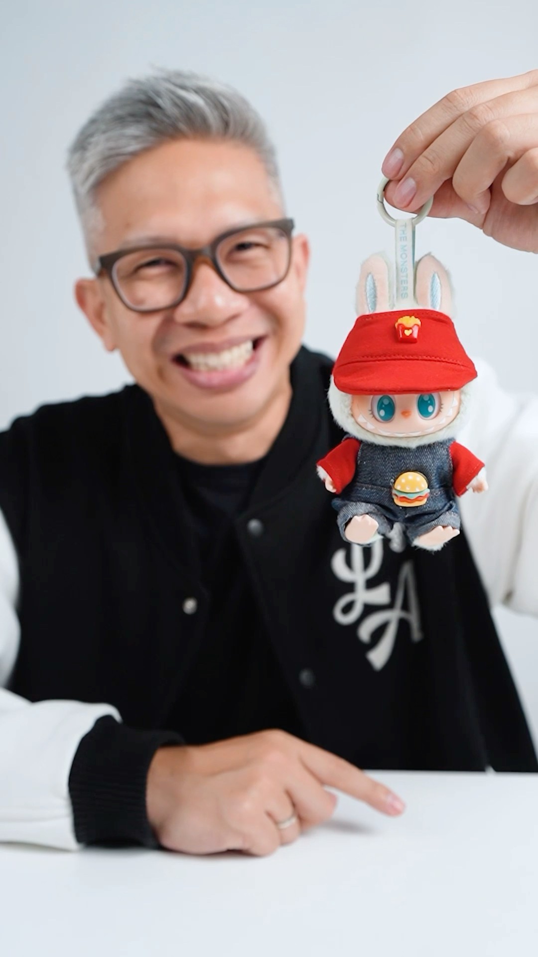 PAKAIKAN BAJU UNTUK LABUBU BARU AKU!!