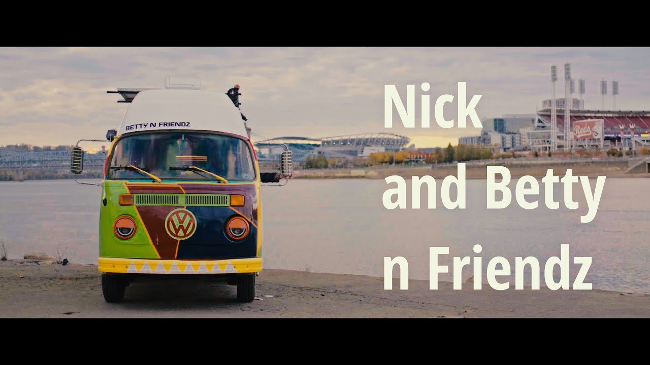 Nick and Betty n Friendz
