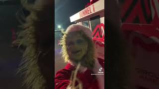 GRINCH STOLE MY PHONE || DAY 19