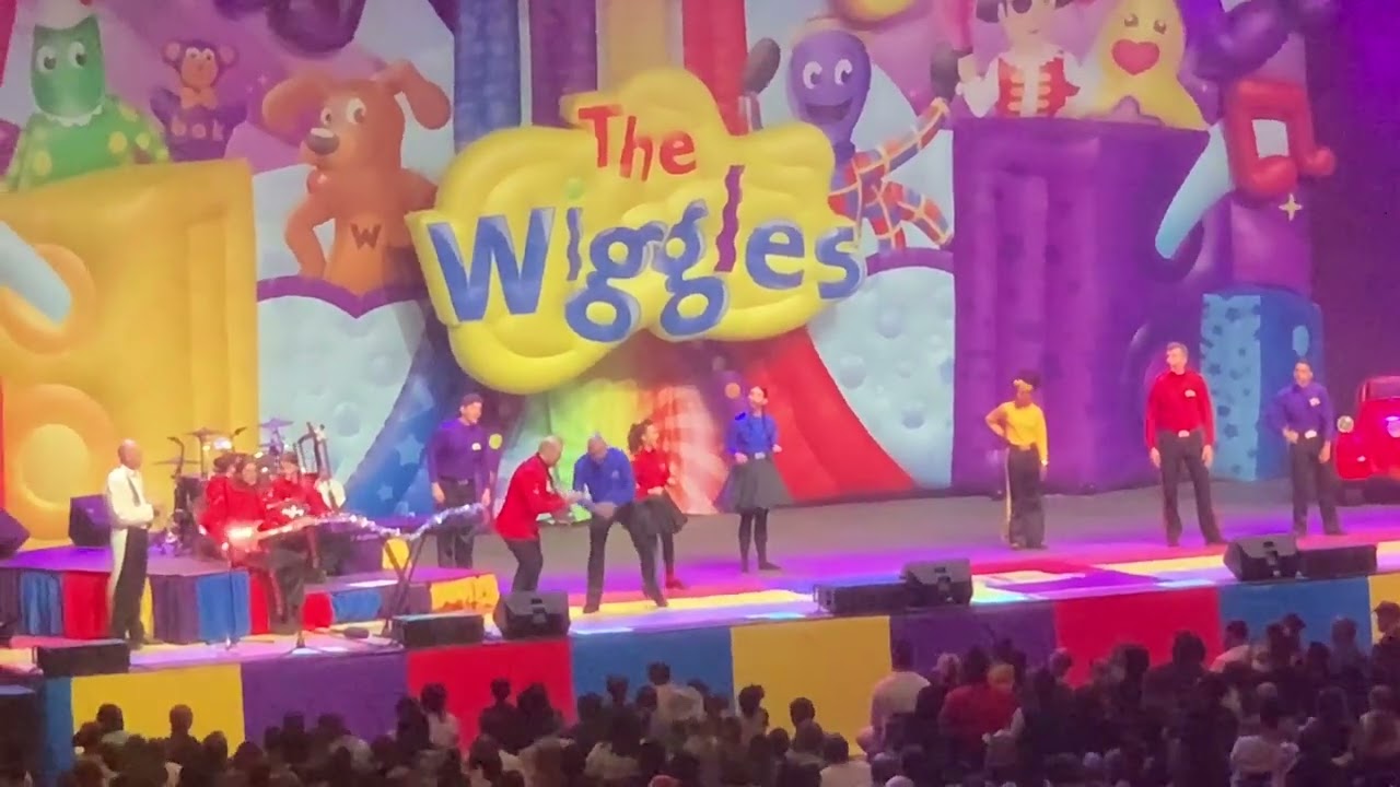THE WIGGLES HOLIDAY PARTY BIG SHOW IN SYDNEY OLYMPIC PARK IN QUDOS BANK ARENA PART ONE