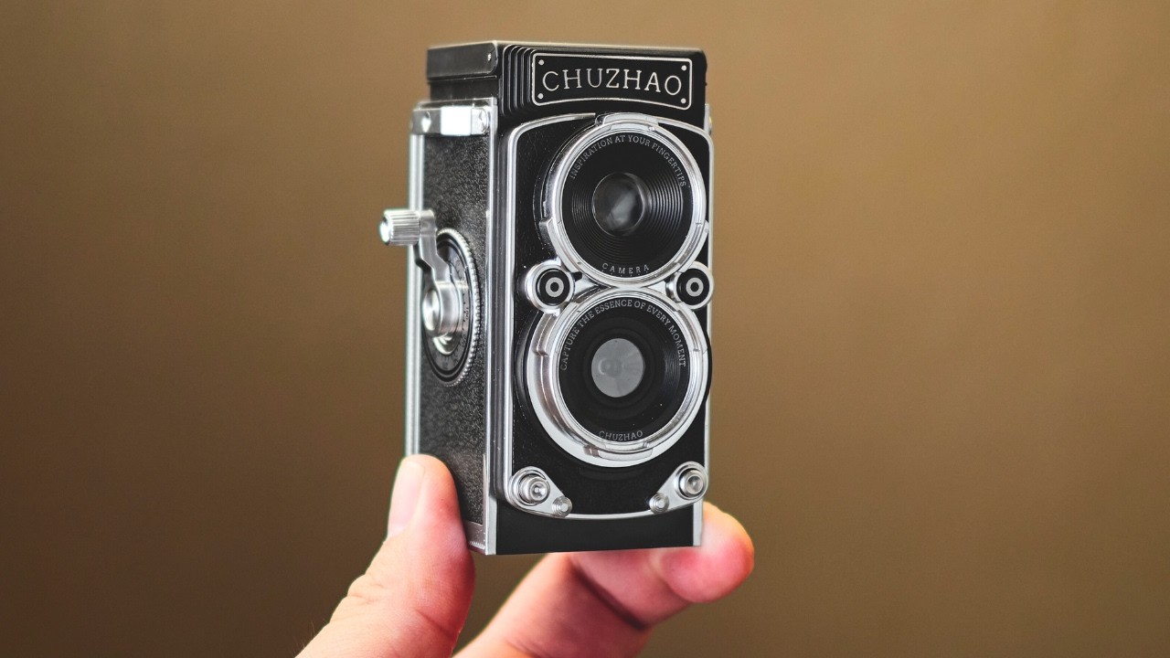 Is This Mini TLR Camera a Scam?