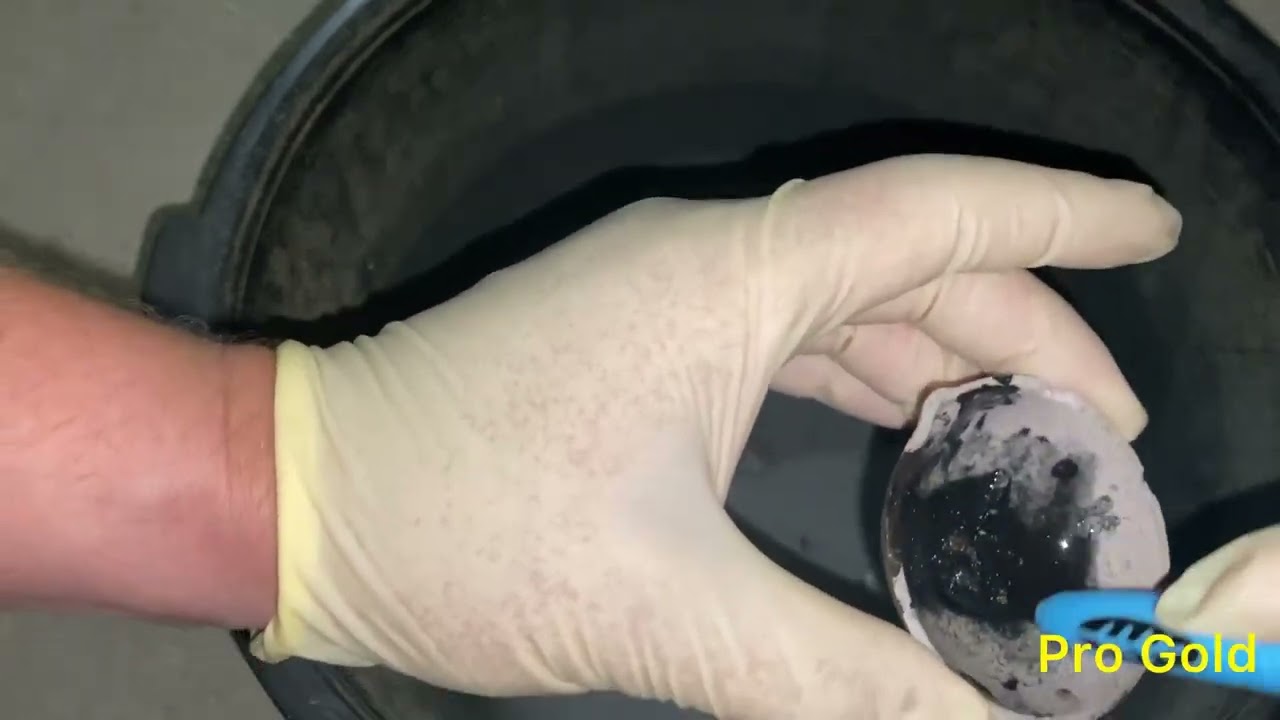 Как вычистить Тигель от Буры и Шлиха/ How to clean the crucible from borax and grinding