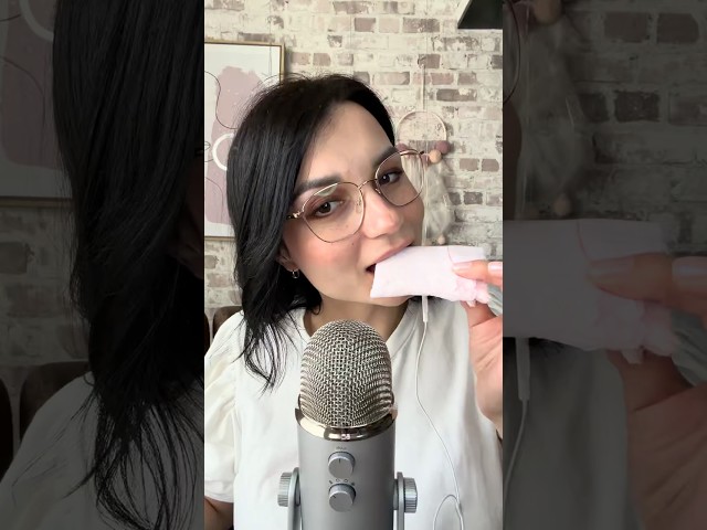 Bubble Gum eating sounds #asmr #asmrtingles #gumasmr #fyp