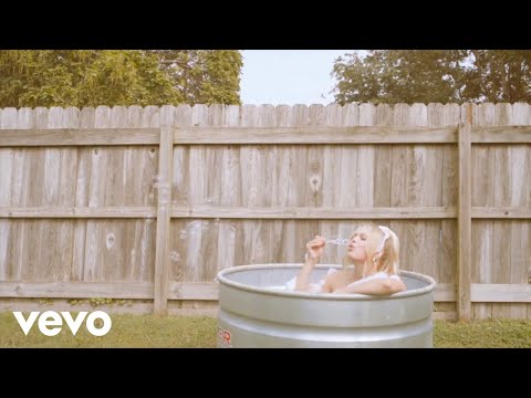 在 YouTube 上觀看「Hailey Whitters - Glad to Be Here (feat. Brent Cobb) (Audio Only)」