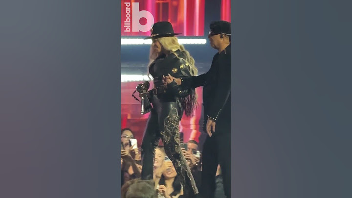 Beyoncé Walks Off After Accepting Innovator Award | iHeart Radio Music Awards 2024 #Shorts