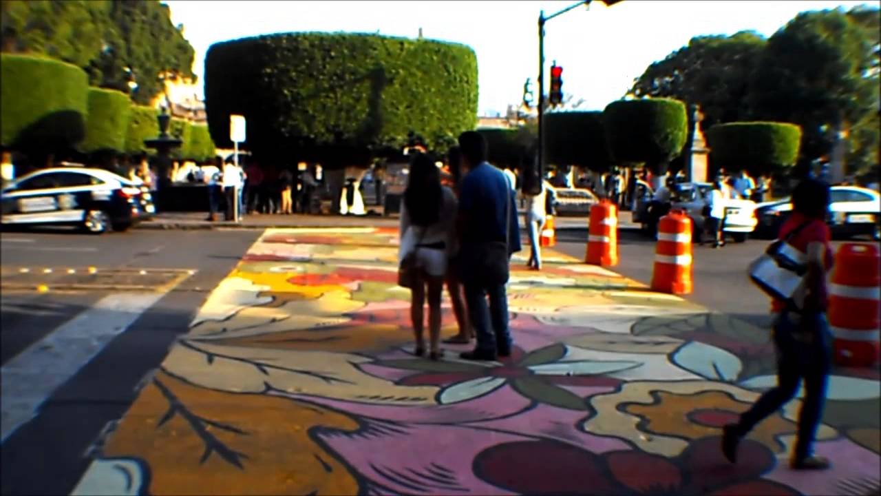 Grafiteros pintan murales en vías peatonales en Morelia YouTube