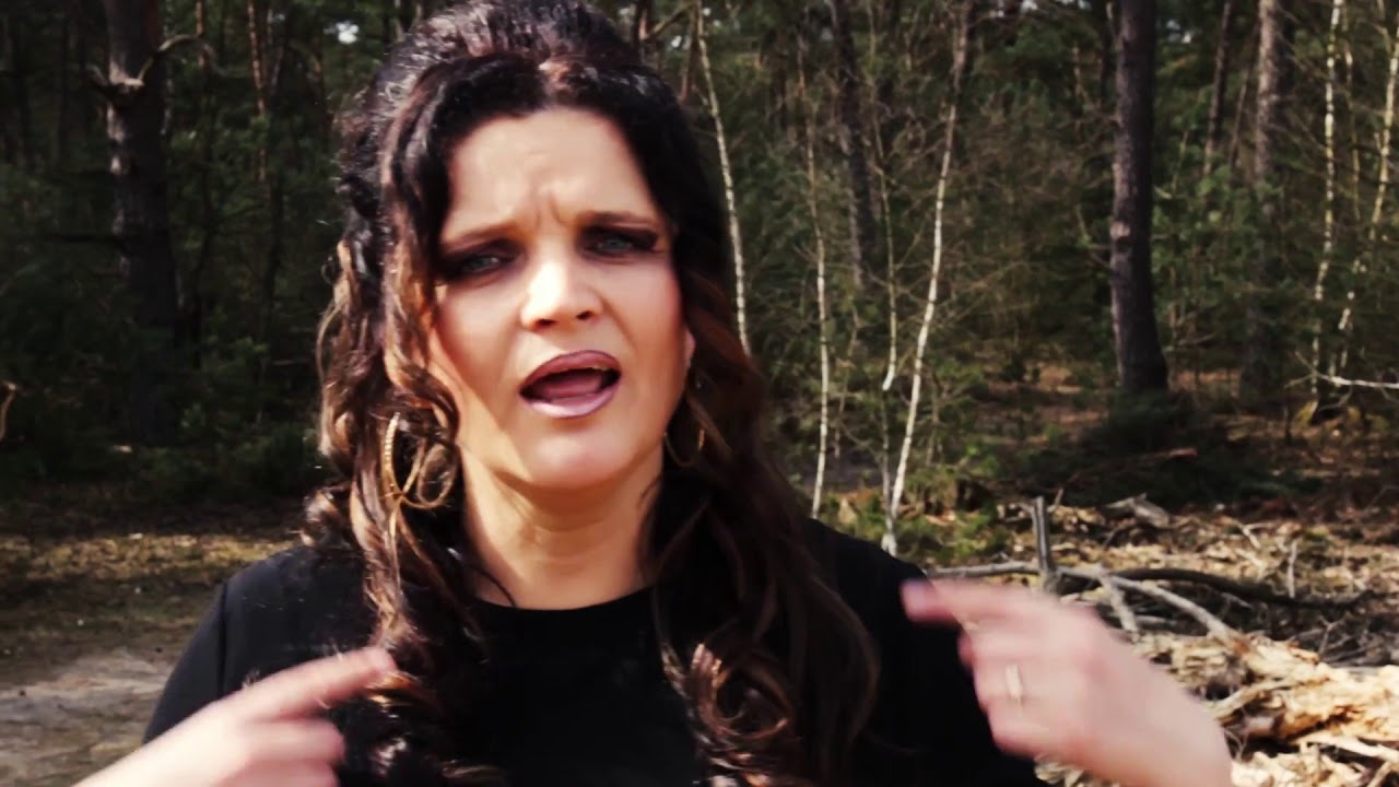 Zangeres Angel -  Door De Lucht