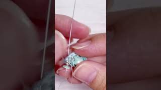 スパンコールを刺繍してバラのつぼみのイヤリングを作る