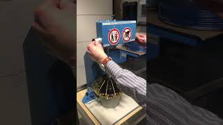 Video Pneumatic Crimping Machine Vacuum Ink Cans