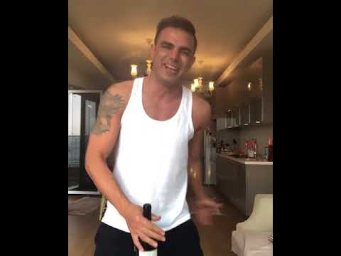 گوزیدن وحید خزایی در لایو اینستاگرام 