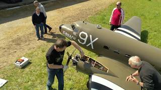 C  - 47  modèle réduit mais  ENORMISSIME !!