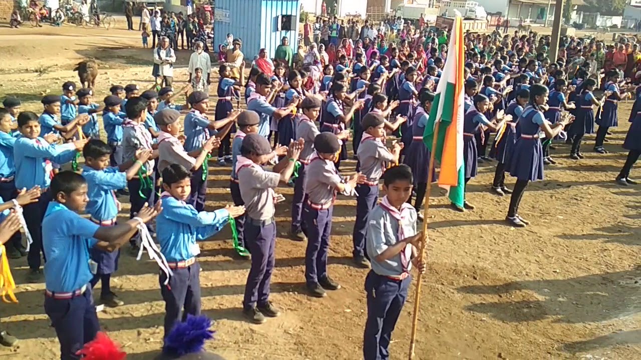 स्काउट गाइड द्वारा 26 जनवरी में तालियों का प्रदर्शन कौतूहल ढंग से