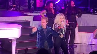 Debbie Gibson & Joey McIntyre - “You’re The One That I Want/Summer Nights” - Live - 8/26/2021