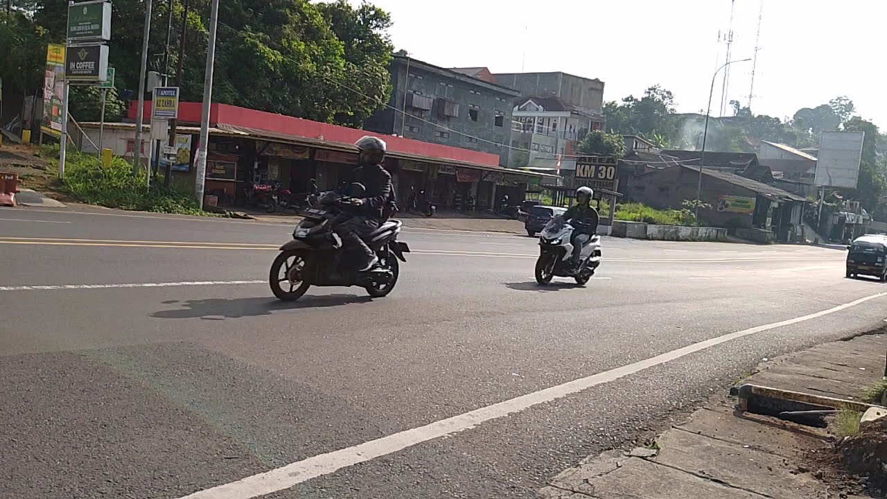SCENERY VLOG - VIEW OF THE INTERSECTION NEAR PAMULIHAN TOLL TOWARDS RANCAKALONG