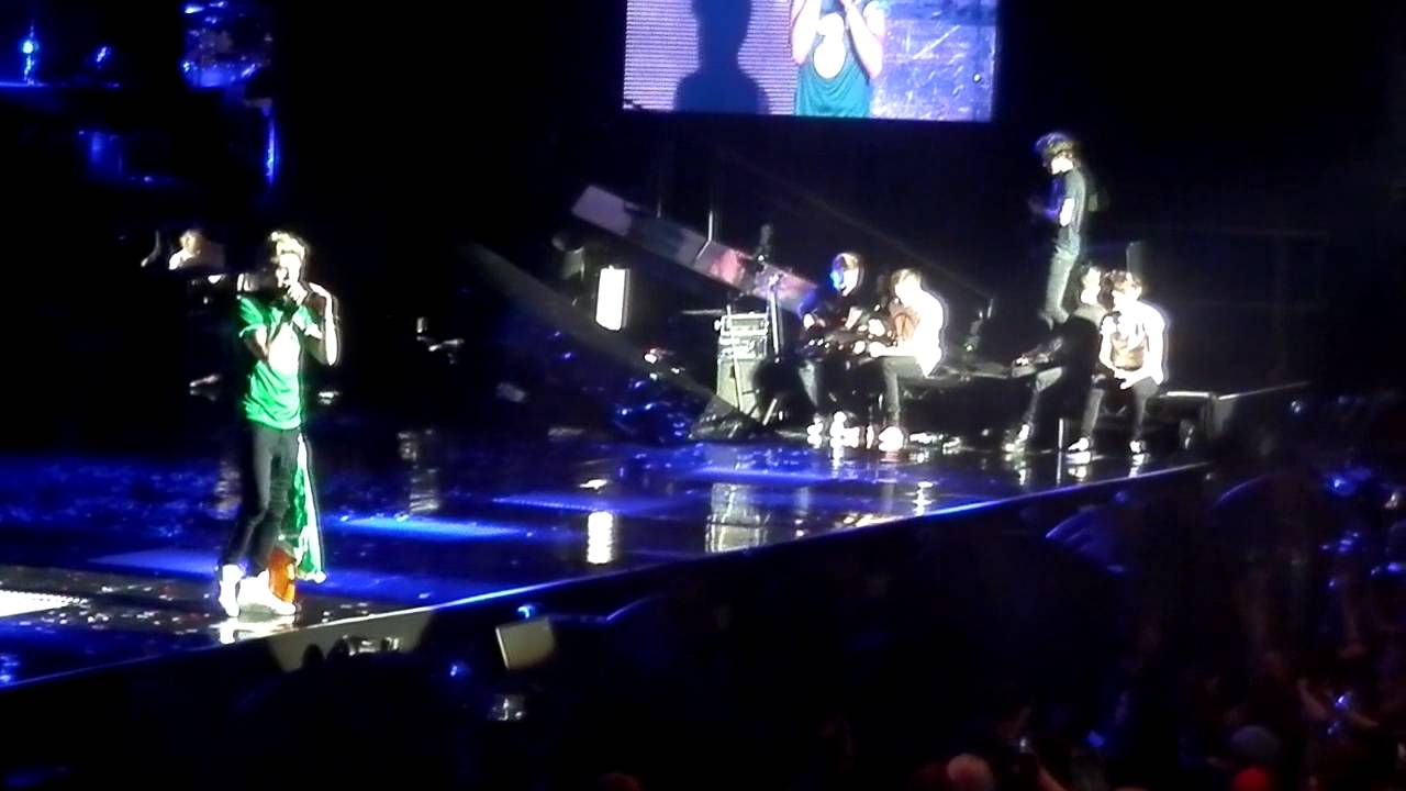One Direction - Niall's speech Dublin 12/3/13