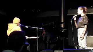 Download Lagu Claudia Verbakel playing piano and singing MP3