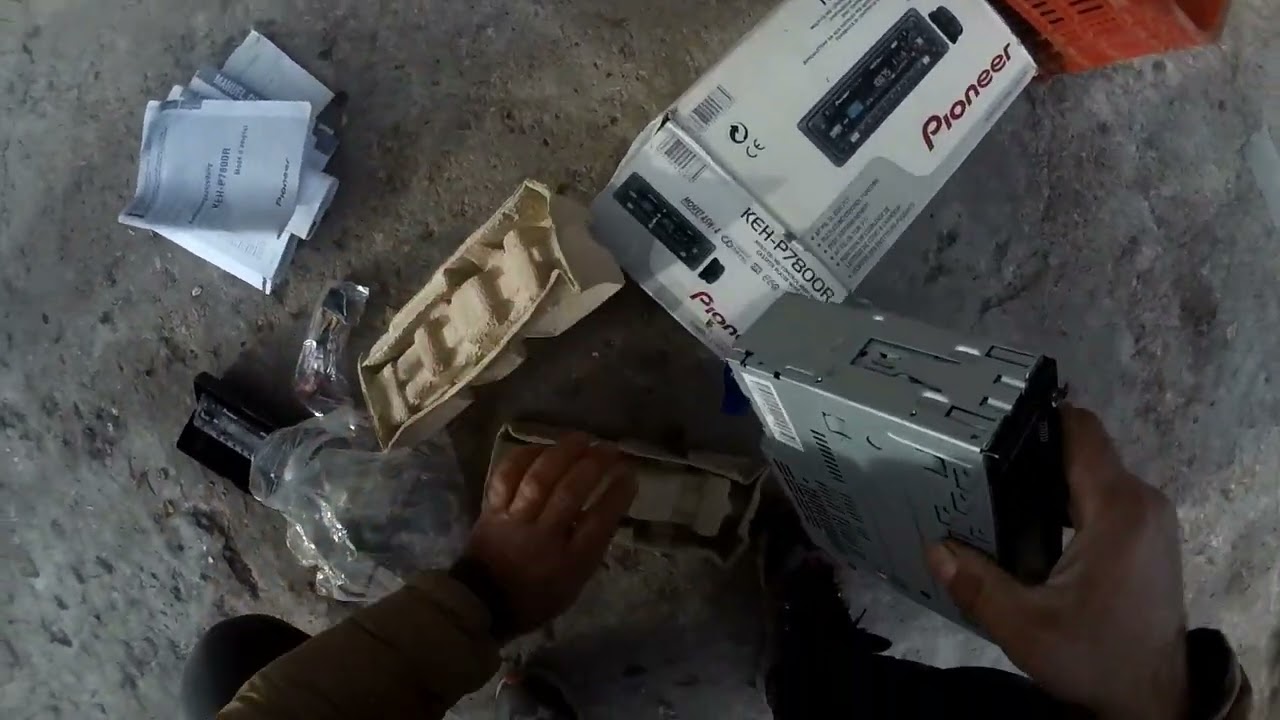 HURDADA TABLETLER VE PİONEER TEYP BULDUM