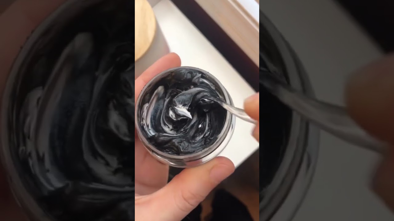 Aesthetic charcoal face mask 