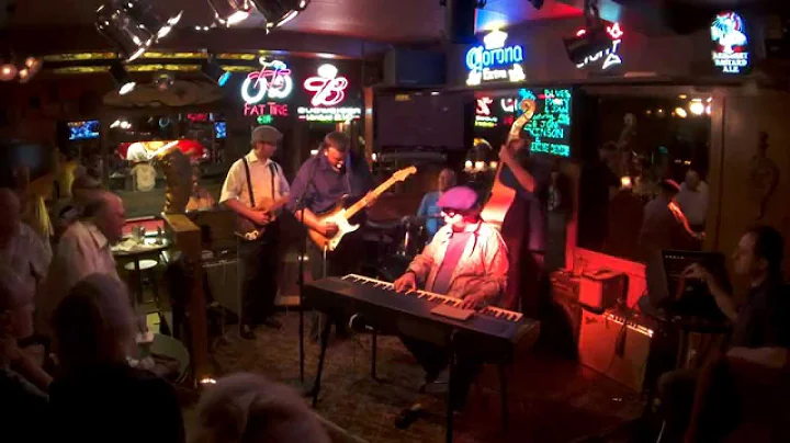 Big Jon Atkinson plays Freddie King "Love Her With...