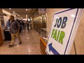 ADP Says US Payrolls in Nov. Fell by 32,000