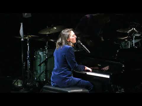 2019 11 24 Sara Bareilles - Saint Honesty
