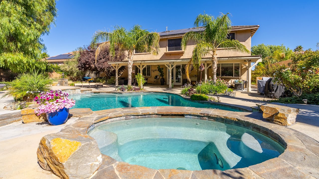 41043 Knoll Dr, Palmdale, CA 93551