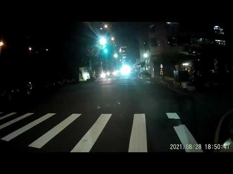2021 08 28 警察都不取締開遠光燈的