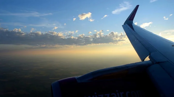 Wizzair W6 8005 A320-200 Landing into London Luton Airport | 2017-Jul-5