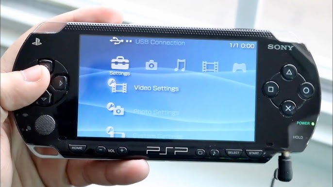 Original Sony PSP In 2021! (Still Worth it?) (Review) 