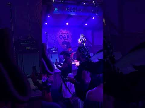 HXNTER HXWKINS📍 Live Performance🎵 Cover: “Sex on Fire” – Kings of Leon